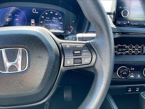 Used 2023 Honda Accord LX image 11