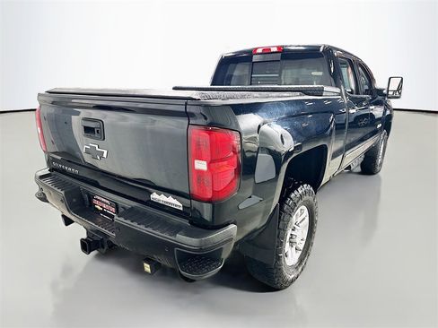 Used 2018 Chevrolet Silverado 2500 LTZ image 8