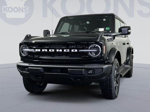 New 2025 Ford Bronco Outer Banks image 1