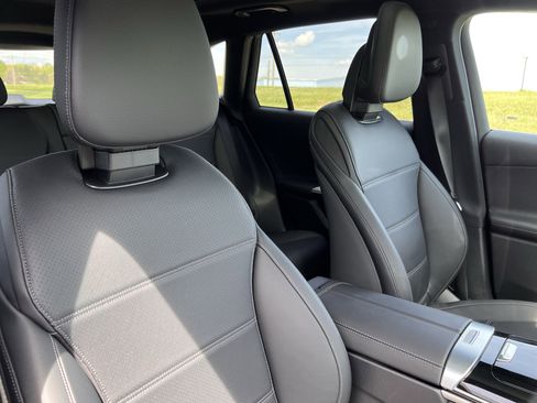 Certified 2025 Mercedes-Benz GLC 300 4MATIC image 35