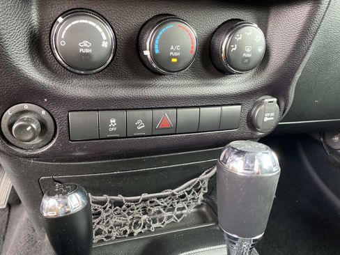 Used 2016 Jeep Wrangler Unlimited Sport w/ Quick Order Package 24S AWD/4WD image 14
