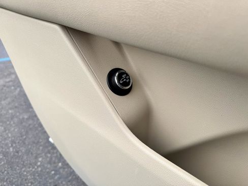 Used 2019 Cadillac XT5 AWD image 31