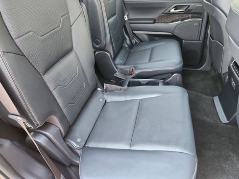 Used 2025 Lexus GX 550 w/ Cold Area Package AWD/4WD image 18