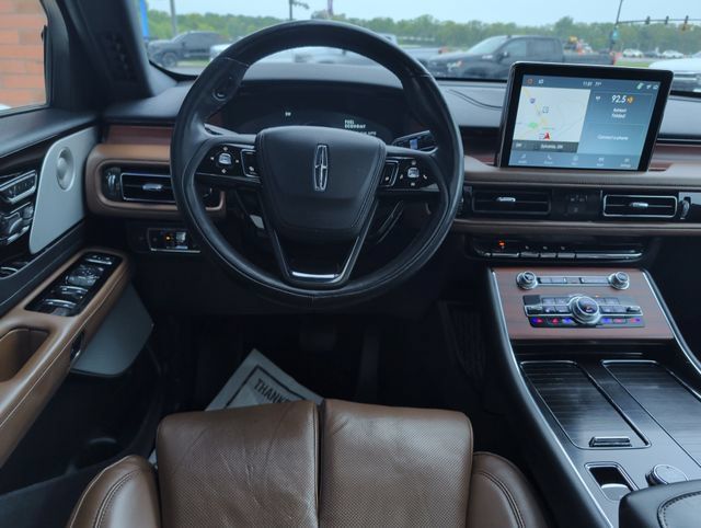 Used 2022 Lincoln Aviator Reserve w/ Equipment Group 201A AWD/4WD image 2