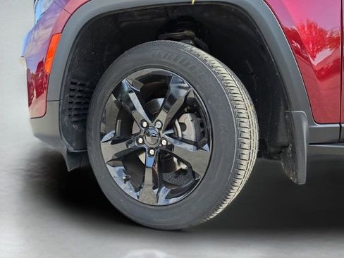 Used 2024 Jeep Grand Cherokee Altitude image 39