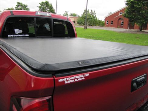 Used 2019 Toyota Tacoma 2WD Double Cab image 32