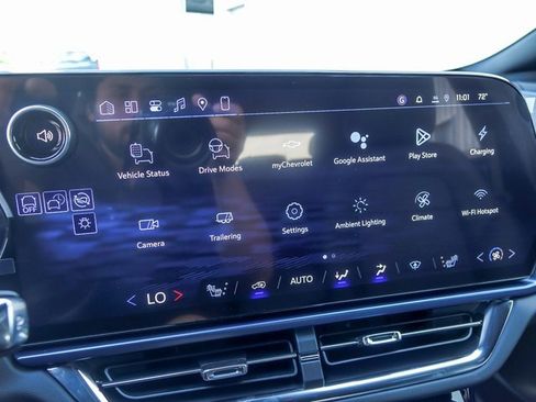 New 2026 Chevrolet Equinox EV LT image 23