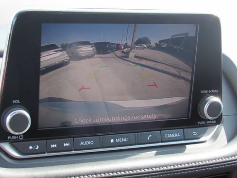 Used 2024 Nissan Rogue SV AWD/4WD image 27