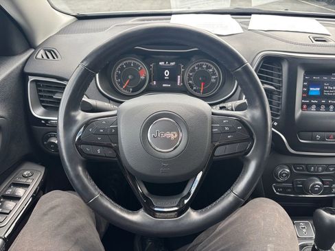 Used 2021 Jeep Cherokee Latitude Plus AWD/4WD image 14