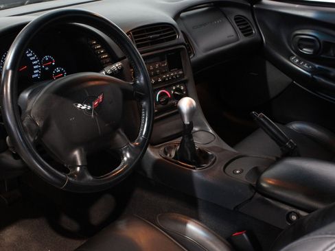 Used 1999 Chevrolet Corvette Coupe w/ Lighting Pkg RWD image 29