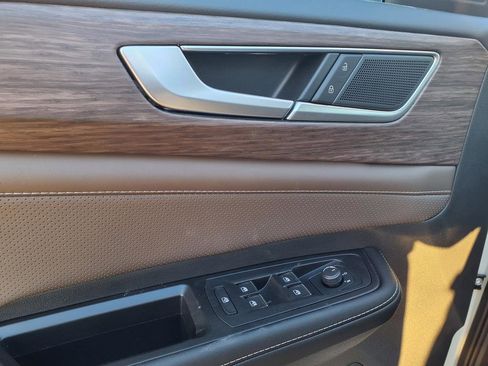 New 2026 Volkswagen Atlas SEL image 10