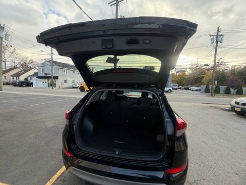 Used 2018 Hyundai Tucson Value w/ Cargo Package image 30