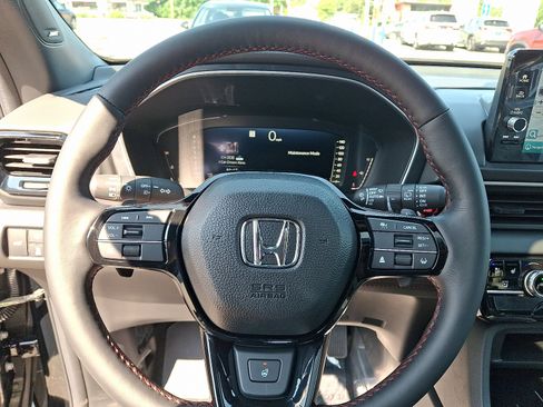 New 2025 Honda Pilot Black Edition image 9