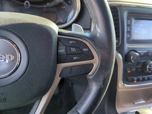 Used 2017 Jeep Grand Cherokee Laredo w/ Quick Order Package 23E image 18