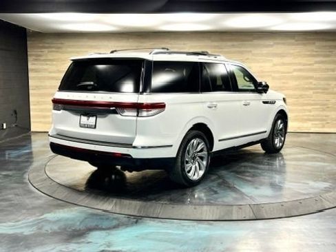 Used 2023 Lincoln Navigator Reserve AWD/4WD image 22