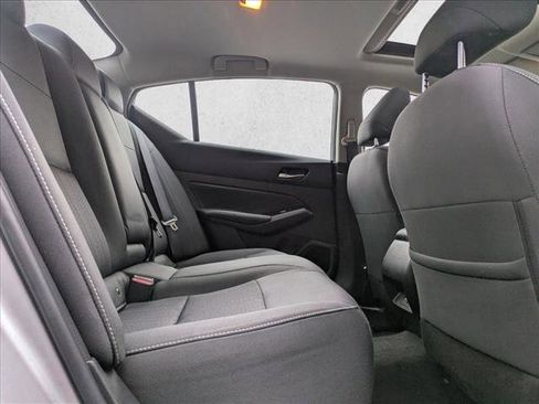 Used 2022 Nissan Altima 2.5 SV w/ SV Premium Package image 19