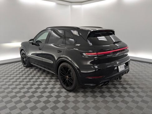 New 2026 Porsche Cayenne GTS image 5