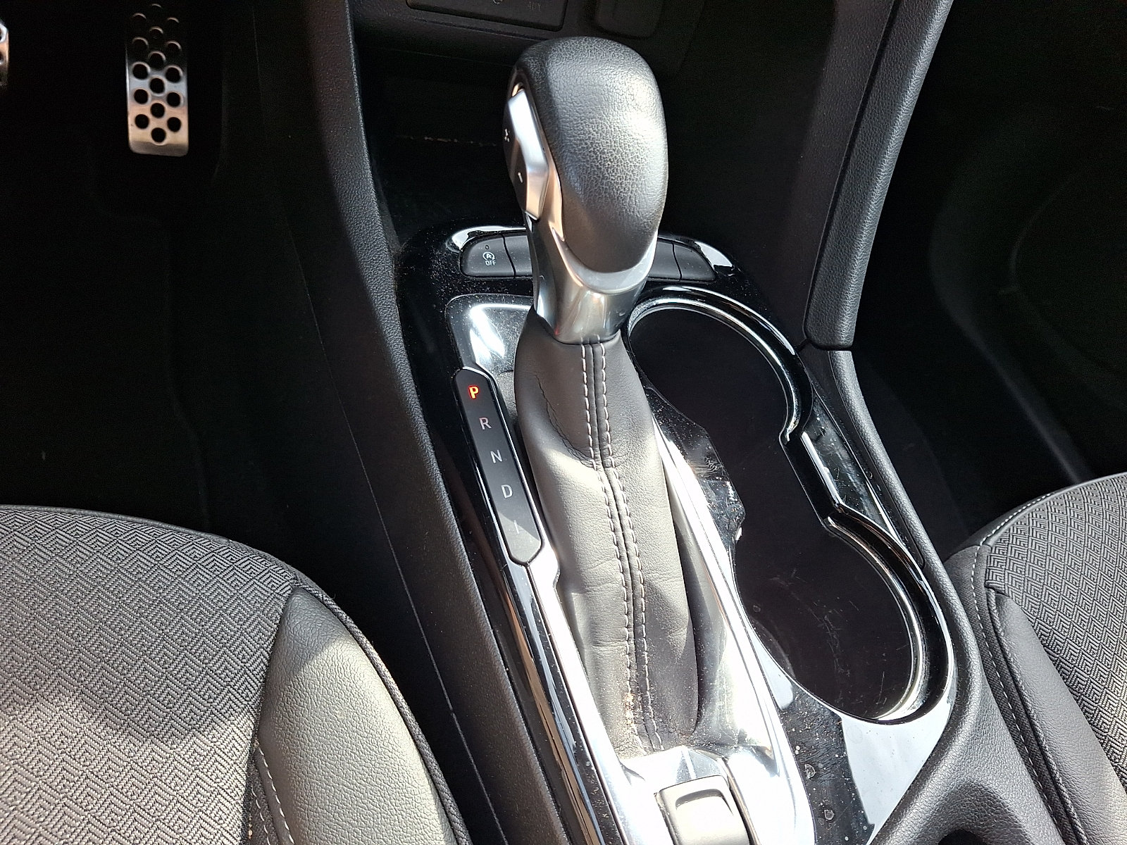 Used 2023 Buick Encore GX Select w/ Sport Touring Package FWD image 15