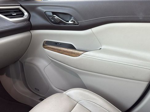 Used 2019 GMC Acadia Denali w/ Technology Package image 24