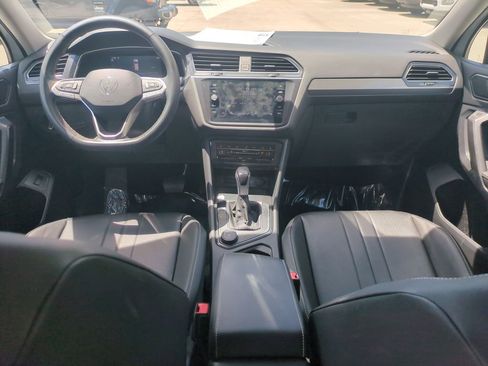 Used 2022 Volkswagen Tiguan SE image 17