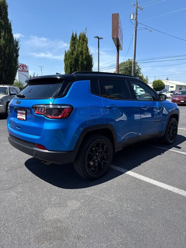 Used 2022 Jeep Compass Latitude AWD/4WD image 5