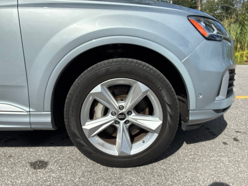 Used 2023 Audi Q7 2.0T Premium w/ Convenience Package AWD/4WD image 38