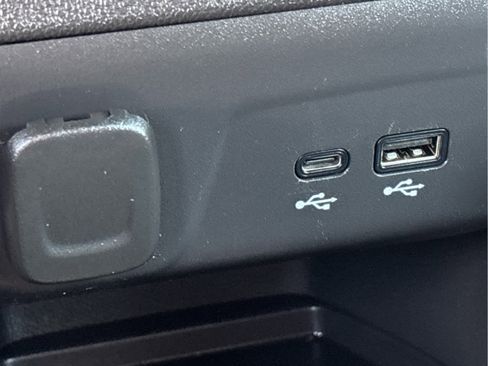 Used 2024 Chevrolet TrailBlazer RS w/ Convenience Package image 17