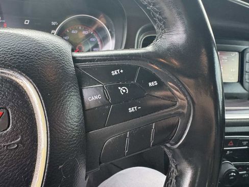 Used 2017 Dodge Charger SE image 28