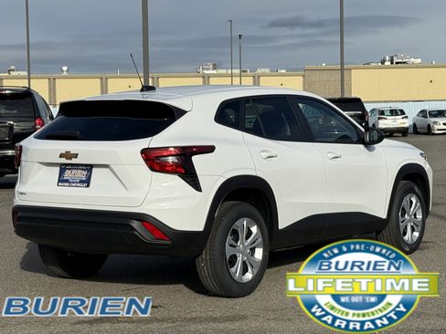 New 2026 Chevrolet Trax LS image 5