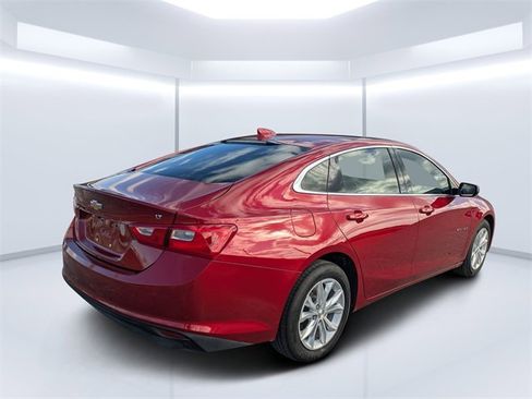 Used 2024 Chevrolet Malibu LT image 3