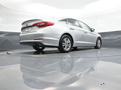 Used 2017 Hyundai Sonata SE image 29