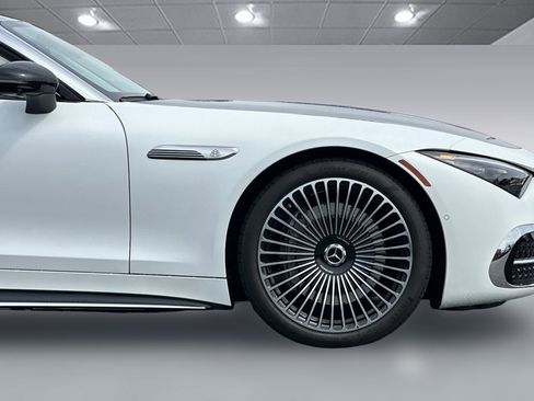 Used 2026 Mercedes-Benz Maybach SL 680 image 32