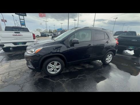 Certified 2022 Chevrolet Trax LT w/ LT Convenience Package AWD/4WD image 4