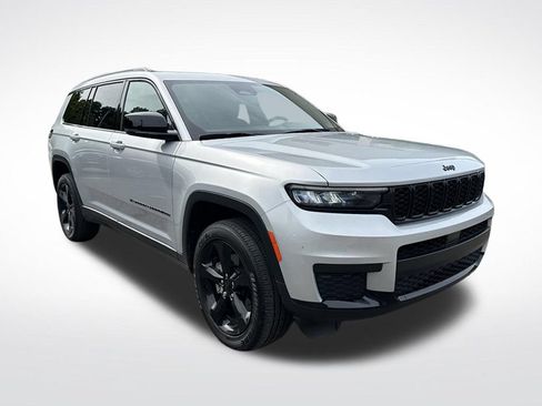 Used 2024 Jeep Grand Cherokee L Altitude AWD/4WD image 8