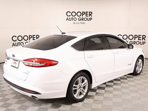 Used 2018 Ford Fusion SE image 19