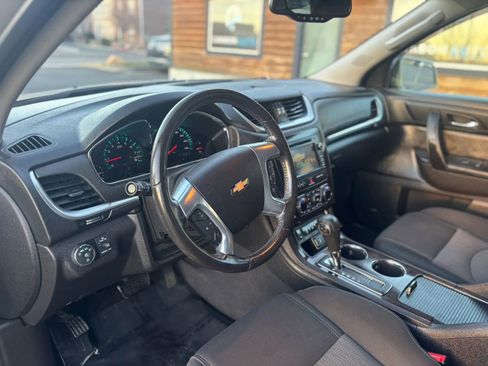 Used 2015 Chevrolet Traverse LT image 12