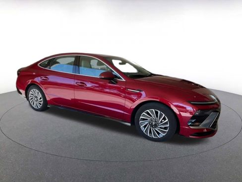 Used 2025 Hyundai Sonata SEL image 2