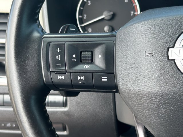 Used 2025 Nissan Rogue SV AWD/4WD image 19