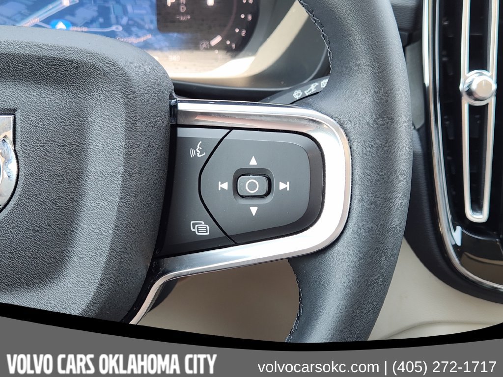 Certified 2024 Volvo XC40 B5 Plus w/ Protection Package Premier AWD/4WD image 23