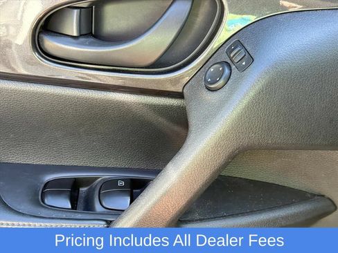 Used 2019 Nissan Rogue S FWD image 12
