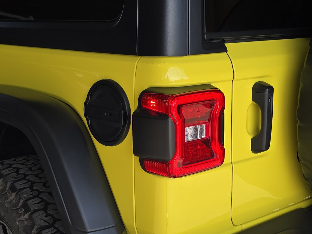 Used 2022 Jeep Wrangler Rubicon w/ Steel Bumper Group AWD/4WD image 35