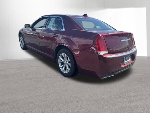 Used 2015 Chrysler 300 Limited w/ Driver Convenience Group RWD image 3