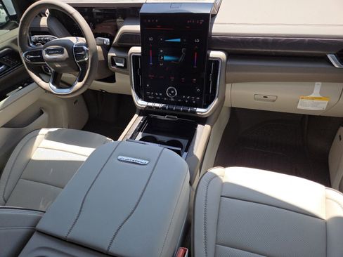 New 2026 GMC Yukon Denali w/ Sun & Power Step Package AWD/4WD image 29