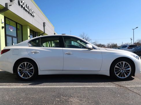 Used 2018 INFINITI Q50 Luxe w/ Essential Package (3.0T Luxe) image 8