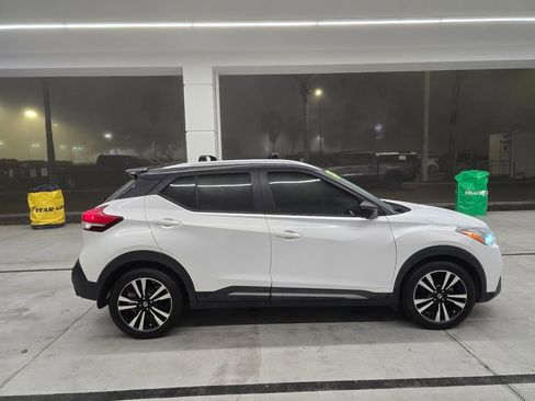 Used 2020 Nissan Kicks SR w/ SR Premium Package image 7