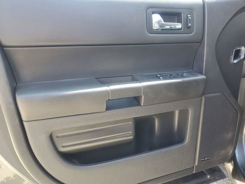 Used 2018 Ford Flex SE image 7