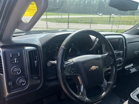 Used 2017 Chevrolet Silverado 2500 LT AWD/4WD image 3