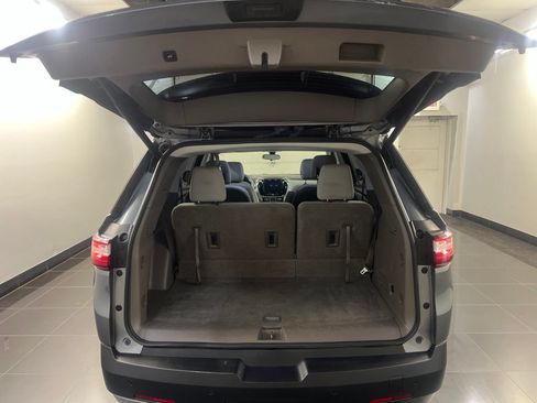 Used 2018 Chevrolet Traverse LT FWD image 33
