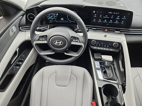New 2026 Hyundai Elantra Limited FWD image 28