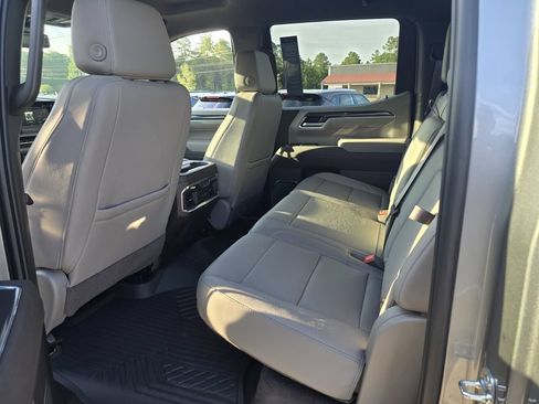 Used 2025 Chevrolet Silverado 1500 LTZ AWD/4WD image 13